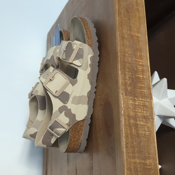 🆕🌿CAMO BIRKENSTOCK SANDALS 🌿 - Picture 5 of 8